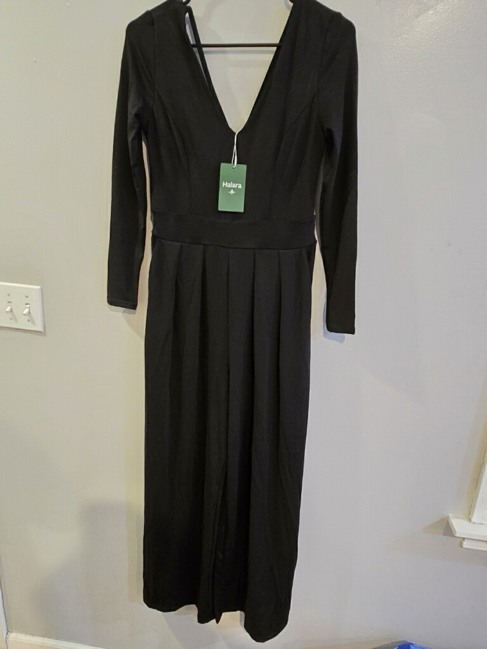 Halara V Neck Black Long Sleeve Wide-Leg Jumpsuit Size S - Picture 4 of 7